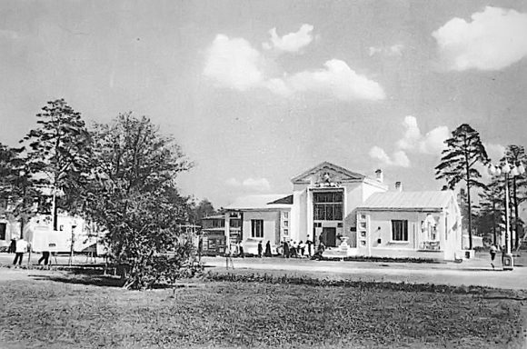 Здание колхозного клуба. 1939 год